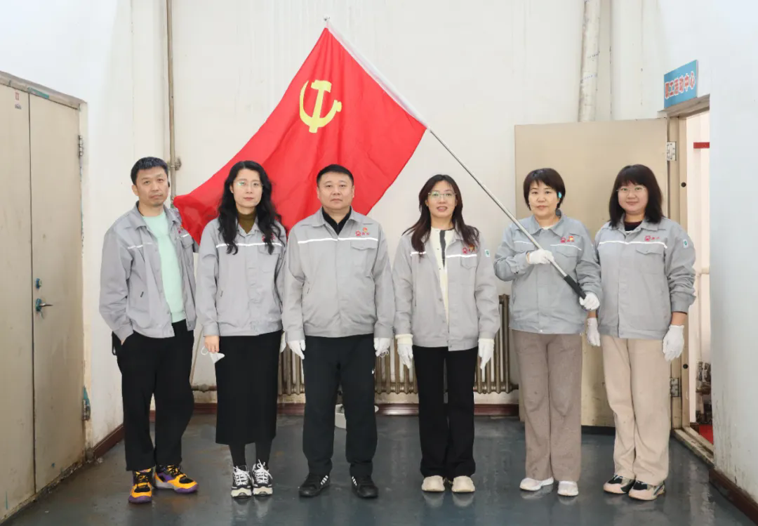 明胜m88官网集团党委组织开展改善环境卫生志愿服务活动